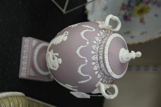 A Wedgwood lilac jasper twin handled vase and cover, early 20th century, 33cm